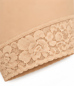 Nude detail view - lace leg opening