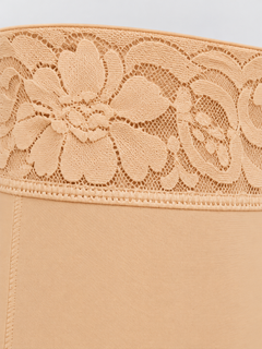 Nude detail view - lace waistband