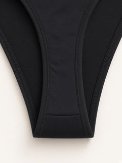 Black detail view - inner gusset