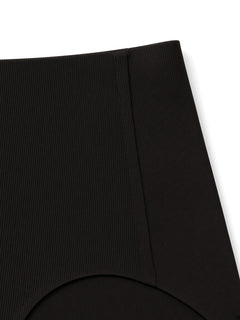 Black detail view - waistband and ribbed fabric